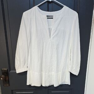 TUCKERNUCK Pomander Place Cream Textured Split-Neck Peasant Top